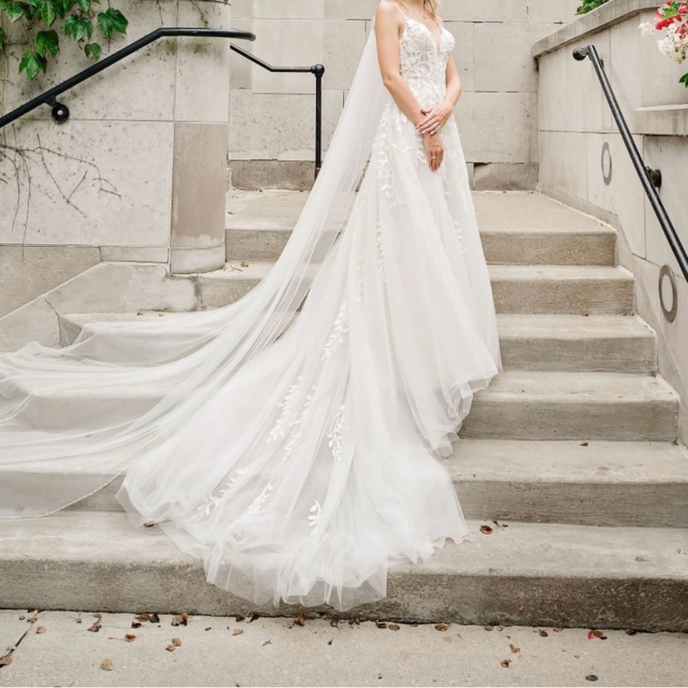 BHLDN Ivory Wedding Dress